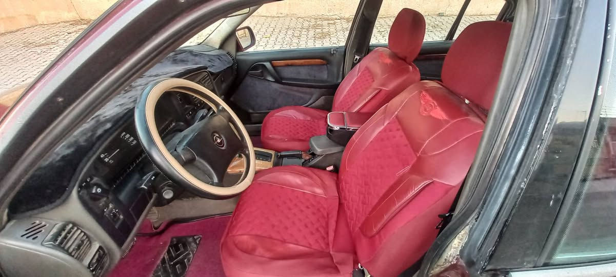 السلام عليكم
اوبل اوميكا موديل 1993
رقم بغداد رقم جديد 
سنوية 2026
السيارة كاملة مابيها اي نقص 
جاهزة من كلشي 
مكينة كير  بلادي بدون تحوير
تخم تاير جديد 
صدر جديد 
نقص تبريد فقط وكمبريسر جديد بالصندوك 
مصبوغ عام جمالية 
السعر المطلوب 45 مابيها اي مجال قفل قفل


**إذا كنت صاحب هذا الإعلان وتريد حذفه لأي سبب، رجاءا أرسل رسالة إلى الدعم الفني**