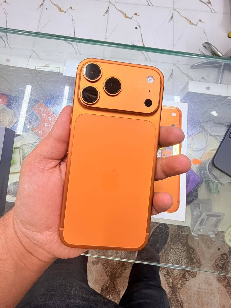 ايفون 17 برو ماكس
دبل خطين مستخدم نظيف بطارية 100 
256 نظافته ١٠٠/١٠٠ 
(( اكتبلي تم بالخاص يجيك السعر مباشرة )) 
وشعندك للبيع او مرواس او تشتري كلشي نستقبل راسلني عالخاص عنواني النجف 
*********** رقمي هذا للاستفسار
