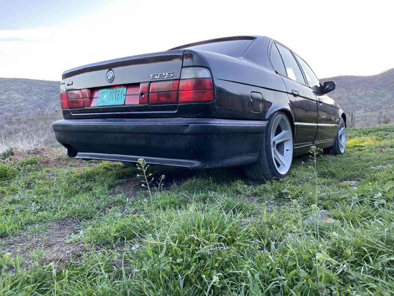 ‏bmw E34 /520
مودیل91 /ارم دەهوک بەشەرتی اولیات  بو زانیاری زیاتر ژ ***********لە هەولیرم أربيل, العراق
