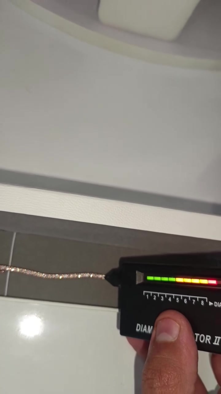 سوار تنس موزنايت فضه مختوم 925  مطلي ذهب وردي او لون وردي
محبس موزنايت مهجن با الماسه موزنايت موديل كوري فضه مختوم 925 مطلي ذهب وردي او لون وردي
شهادة GRAلكل قطعه
الماس موزنايت اصلي
كارت +باركود شغال بيه كل معلومات لكل قطعه
القطعتين مفحوصه بجهاز فحص الحجر
حجم الاسوار التنس 17 حجم كل الماسه 0.2 (ربع قيراط ) احجار ناعمه بيه اكثر من45 الماسه 
المحبس فري سايز حجم الماسه 1.0 قيراط حجم متوسط 
للاطلب والاستفسار خاص


**إذا كنت صاحب هذا الإعلان وتريد حذفه لأي سبب، رجاءا أرسل رسالة إلى الدعم الفني**