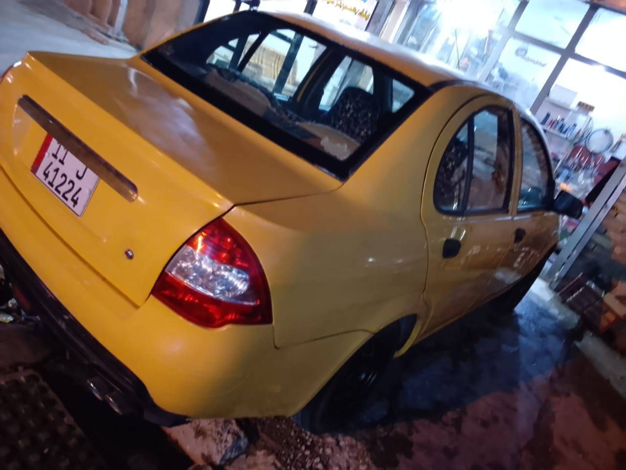 السلام عليكم
طيبه موديل 2015
 مكينة وكير محور كورلا ياباني
 كشر نظيف
 صدر نظيف
تخم تاير جديد 
تراية حلو 
.هيئه عليها سنه 
غرامات امصفره
 سنويه نهاية 2028 
بيها طخه بالجاملغ الخلفي جهت السائق
 شواصيها مال شركه 
رقم دولي 
سعرة 35$ وبيها مجال 
العنوان بغداد 
الرقم ***********
