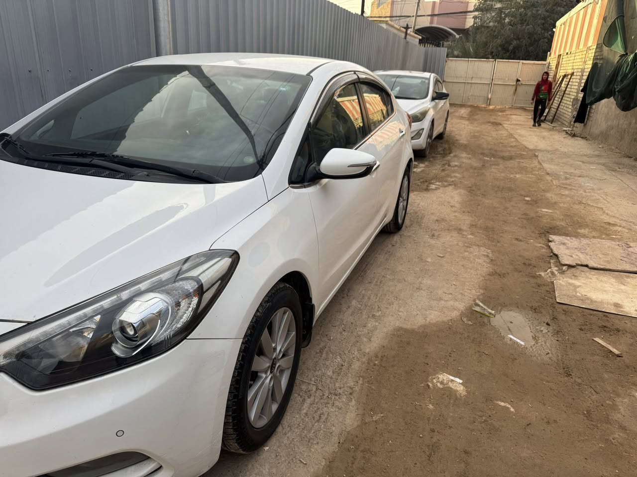 سلام عليكم سيراتو البيع2013كفاله عامه مواصفات الدات امامي خلفي شفتات تبريد خلفي مري شفط اي بي اس مكان نجف الشرف شارع المطار ستفسار ***********
