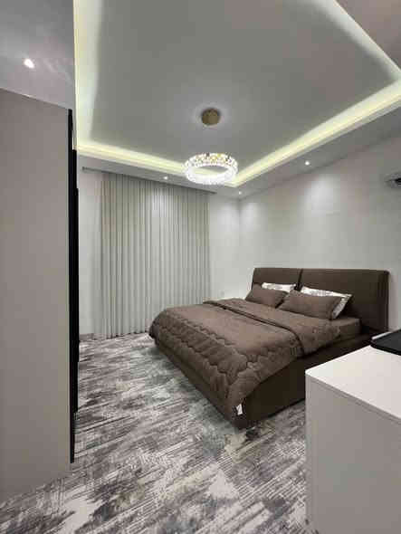 #اشتي_فيلج 
بيت للبيع #مؤثث كامل
المساحة 280م ركن 
يتكون 
5 غرف نوم 
استقبال 
مطبخ حار وبارد 
مجموعة صحيات كراج حديقة 
_____________
***********

***********
