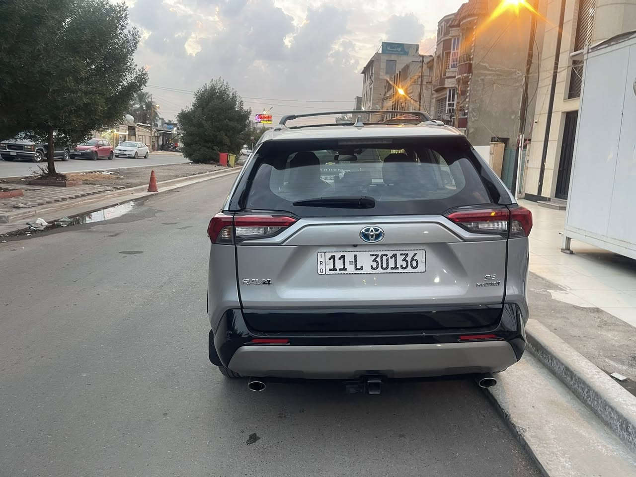 السلام عليكم راف فور 2022 SE هايبرد  للبيع حادث بسيط جدا التواصل خاص فقط اتصال ***********
