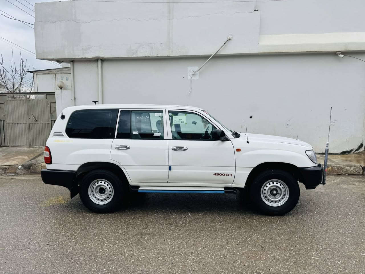 سلاو لە هەمو لایەک مۆنیکا ٢٠٠١ تەحویل ئەسل سەنەوی تا  ٢٠٣١ تازەیە کارت بەنزینی بۆ کراوە  بەناو خۆمەوەیە سەیارەکە هی ماڵانە هی مەعرەز نیە یەک چاملخی بۆیاخە بێ ناوگرتن مەکینە و ئەکسل بەشەرت  مالی دۆستە سعر ١٧٠ گەڵا 
ژم ***********
***********
