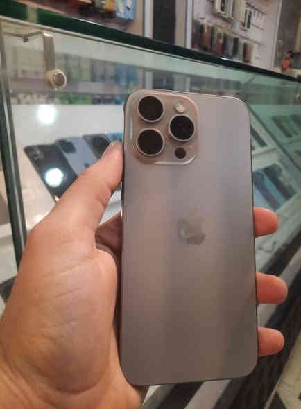 فقط بسعر 850 الف 
ايفون 15 برو ماكس 
ذاكره 256
بطاريه 90
كامل ملحقات الاصليه 
نظافه ١٠٠%
ضمان بلادي ما مفتوح شرط
فقط بي نقطع بشاشه ما تبين 
للاستفسار مراسله الصفحه او *********** وتساب 
السعر فلس ونص
