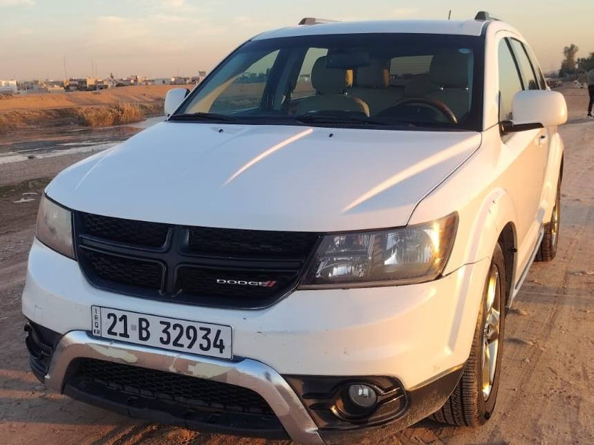 السلام عليكم..
دوج جورني موديل 2018 ابيض.. سبعة راكب.. ثلاث قطع تبريد مركزي..كامره خلفية.. حساسات خلفيه.. شاشة كبيرة.. بصمة أبواب.. كشنات جلد.. كشن السائق كهربائي.. ستة سلندر 3600.. ضررها جاملغ جهة السائق مبدل فقط وباقي كفالة رقم سليمانية جديد سنوية جديدة لحد 2030..
سعرها.. 155 $
 عنوان.. كركوك
للاستفسار اتصل بالرقم ***********
