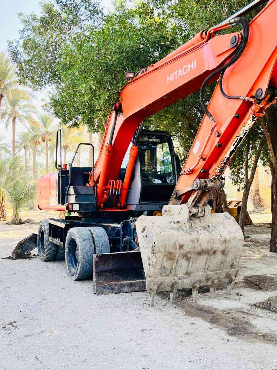 السلام عليكم حفاره للبيع موديل ٢٠٠٥  شاصي مكفول مضخه مكفوله بسمي اي نقص مابيه رقم بابل العنوان حله بابل مركز المدينه السعر 4شدات وبيه مجال
***********
