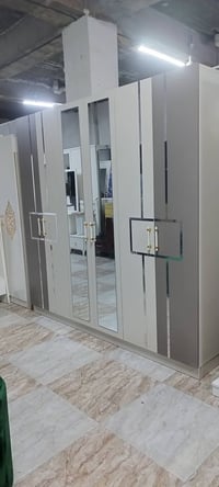 غرفة 6 ابواب 5 قطع للاستفسار 07709126537