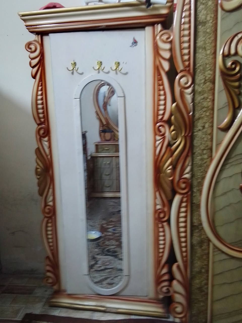 السلام عليكم غرفه نوم مستعمله
للبيع 

مكان بوب الشام 

الشراي يجي خاص او يتصل ***********
