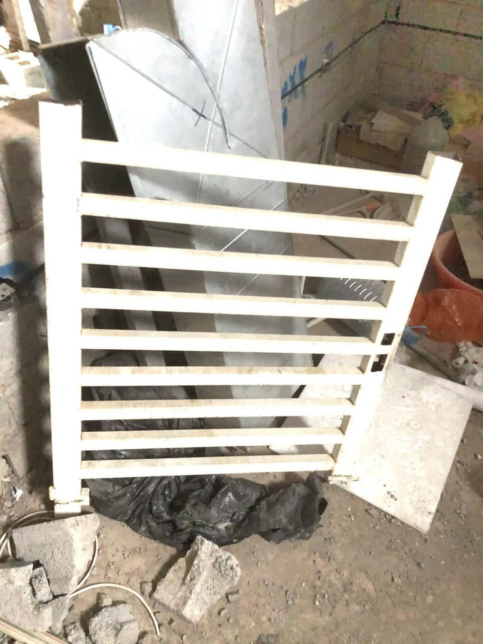 من رخصت الادمن
بوب وشبابيك للبيع تفصال تكمه قيم بما يرظي الله وتعال شيلهن *********** واتساب
