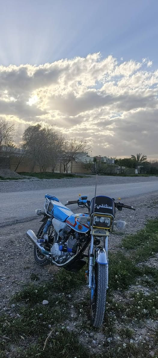 السلام عليكم  دراجه نامه بروللبيع 2025
لون بحري محرك 200Cc
نضيفه كلش السعر 700 
اتصل ‏‪***********‬‏
