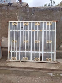 شباك مستخدم قياس الحديد من ليمون ونص تركي للبيع مكان بغداد الحسينيه ال...