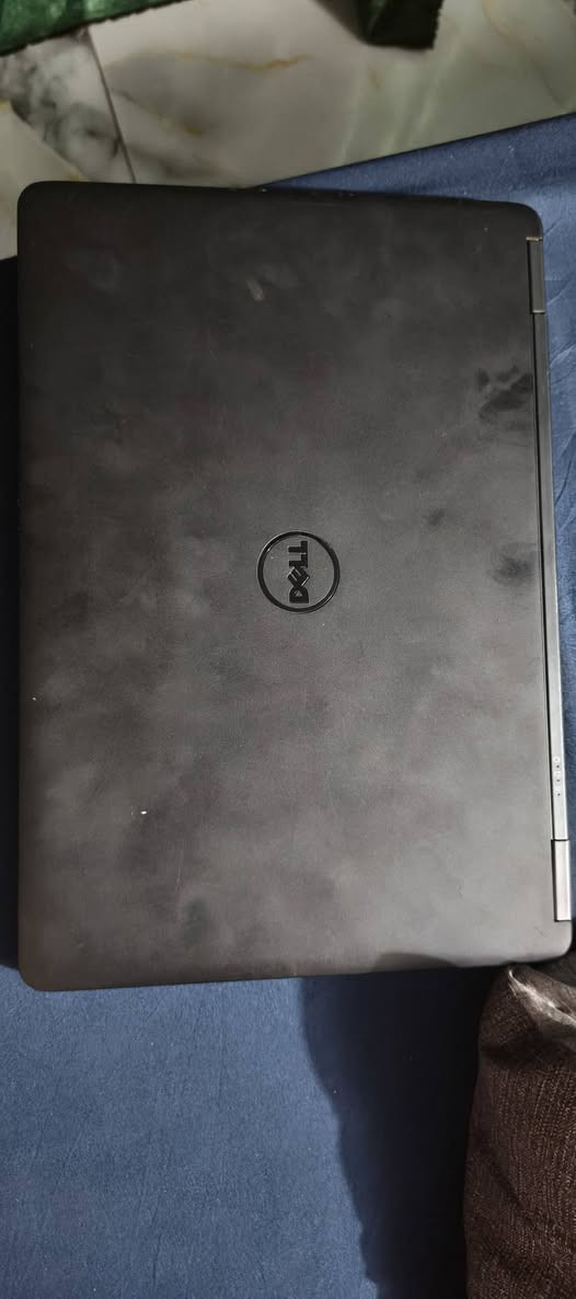 السعر 150.000 دينار فقط
لابتوب Dell 7450

لابتوب سلم نضافه جدا عاليه اخو الجديد 

مناسبه للبرامج  والطباعه والبحوث والتواصل وغيرها .....

المعالج Cor i5 من الجيل الخامس
حجم الشاشه 14.1 فل اج دي

الرام 8 كيكا قابل للتطوير
الهارد  500 كيكا قابل للتطوير
كرت الشاشه داخلي 4 
بطاريه  ليثيوم توفرلك شحن تقريبا ٣ ساعات ضمان ساعه فما فوق 
يحتوي  منافذ USB 
منفذ HDMI للربط الى شاشه خارجيه 
منفذ لان للشبكات
منفذ اواكس  
منفذ كارتريدر 
نظافه جدا عاليه اكثر من 90 ٪ تواصل واتساب ***********
***********
