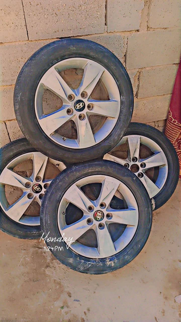 السلام عليكم تخم تاير النترا انظاف شوفه عينك الحجم 15 للبيع بكان الرميثه ***********
