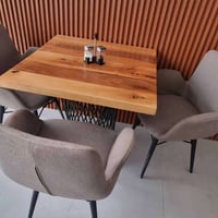 ميز طعام • خشب أصلي • كراسي