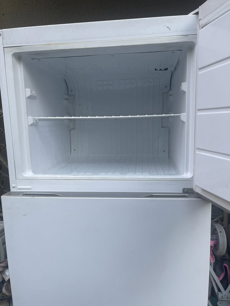 ثلاجة فستل 21 قدم
مستعمله 
فريزر خارجي


**إذا كنت صاحب هذا الإعلان وتريد حذفه لأي سبب، رجاءا أرسل رسالة إلى الدعم الفني**