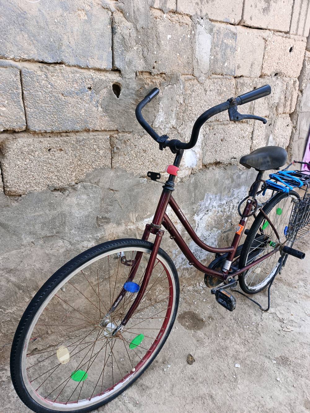السلام عليكم عدنه باسكنات لبيع جميع محافظات شترد بستخدم حاويه رقم هاتف ***********