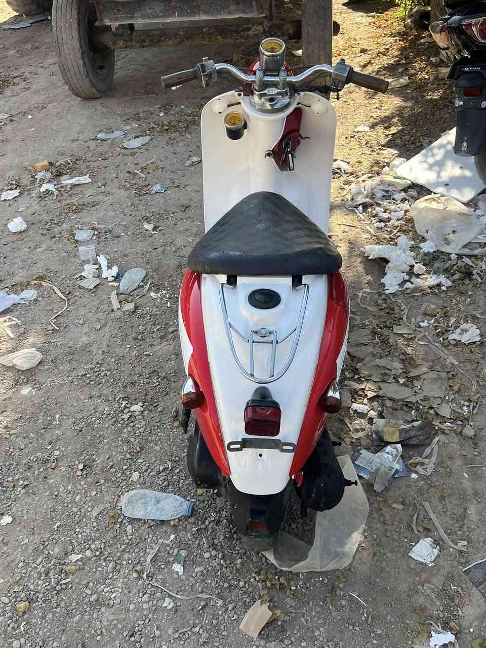 دراجه عبد حليم
نضيفه شغاله بل كامل 

سعره 350وبيه مجال 

مكان ديالى بعفويه 

***********
