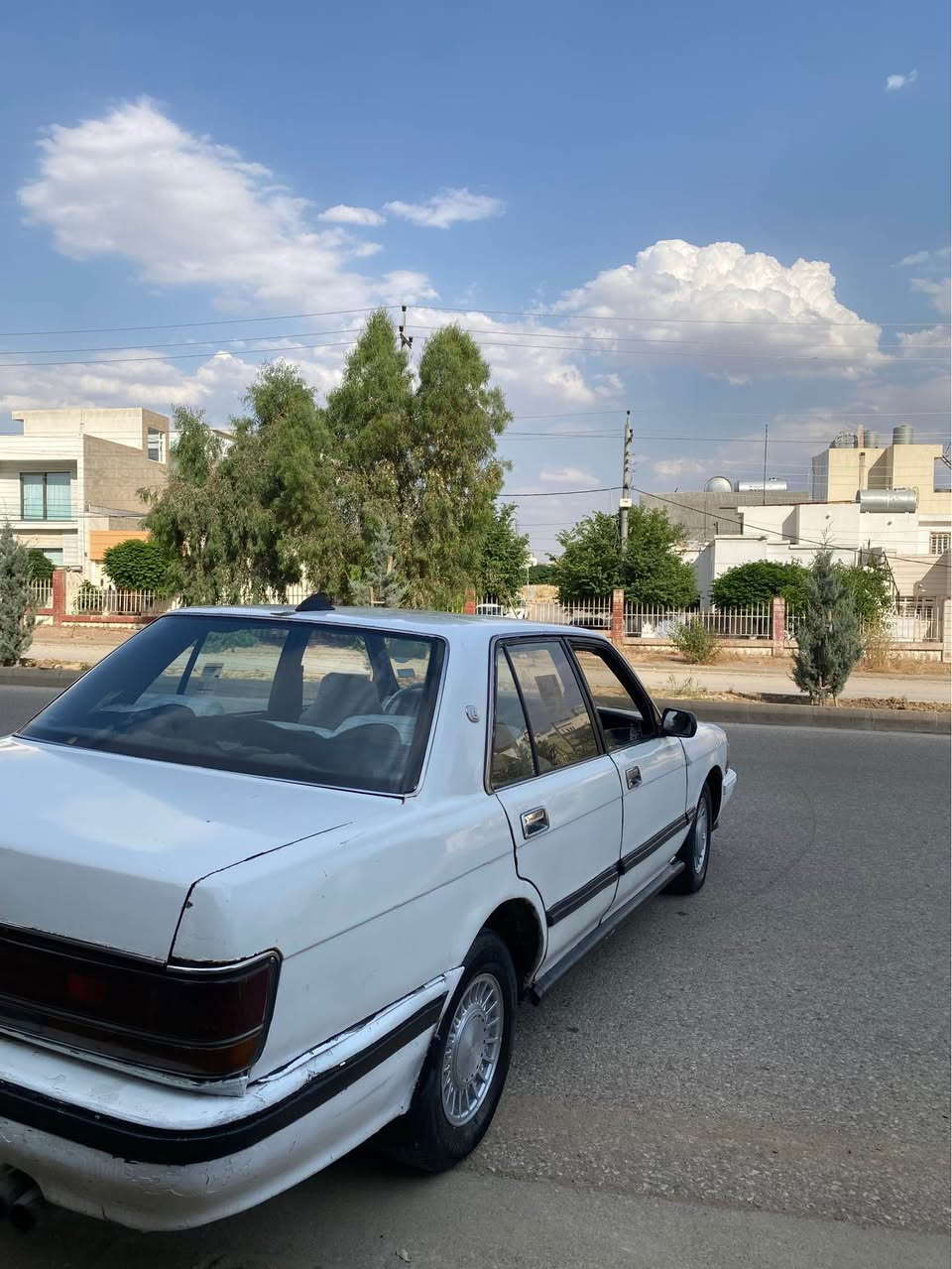 کراون سیدان ١٩٩٠ گێڕ عادی گێر و مەکینە بەشەرت ئارم پلاستیک بەشەرت  ٤ویل و تاییە تازەی لەژیرە. تەقەو ڕەقەی بەشەرت. ناو دەرەوەی زۆرجوانە. *********** السليمانية, العراق
