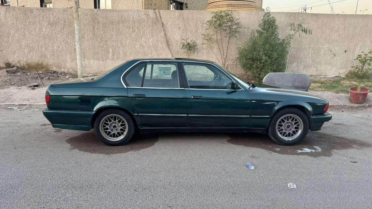 سلام عليكم من رخصت الادمن بي ام 735 كير ومكينه مكفولات تبريد ثلج فتحه سلايت كهربائيات كلها شغاله اي ضربه مابيها ولا خياس رقم بغداد نكليزي تحويل ثاني يوم بيع او مراوس حسب القناعه مكاني بغداد البياع رايدها ب45 وهذا رقمي***********
