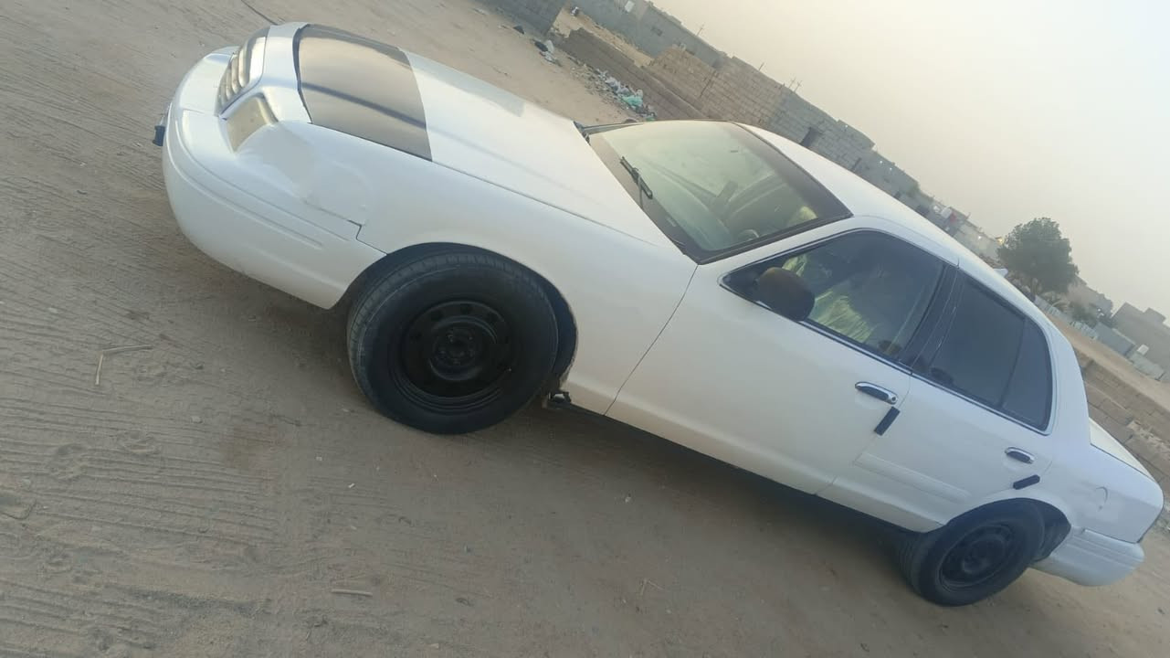 فورد فكتوريا سياره كفاله من الضربه والكص مال مزادمكينه كيربالجيس سياره كله ع البلاد اترايك ١٨٠مصبوغه عام تجميلي بيه معامله ورقم بس اناابيعك كوم حديدمكانه بالبصره سعر٣٧$اتصال***********
