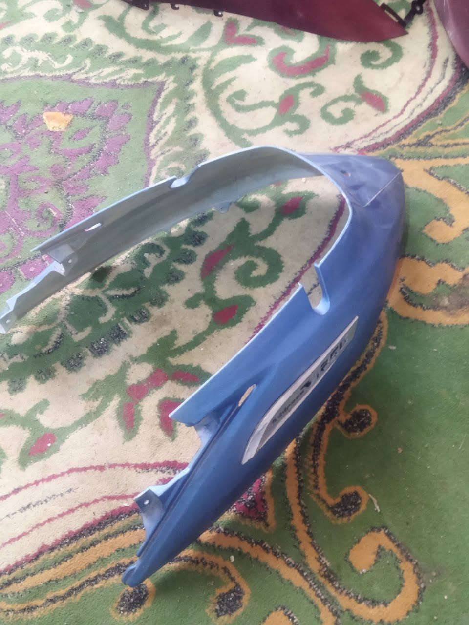 سلام عليكم كفرات للبيع مال بيجي لون ماروني اصلي كامل وكفرات ثنين مال ادرس قديم اول واح
 نضيف والثاني شويه بي كسر ليوره قيم وخذ ***********
