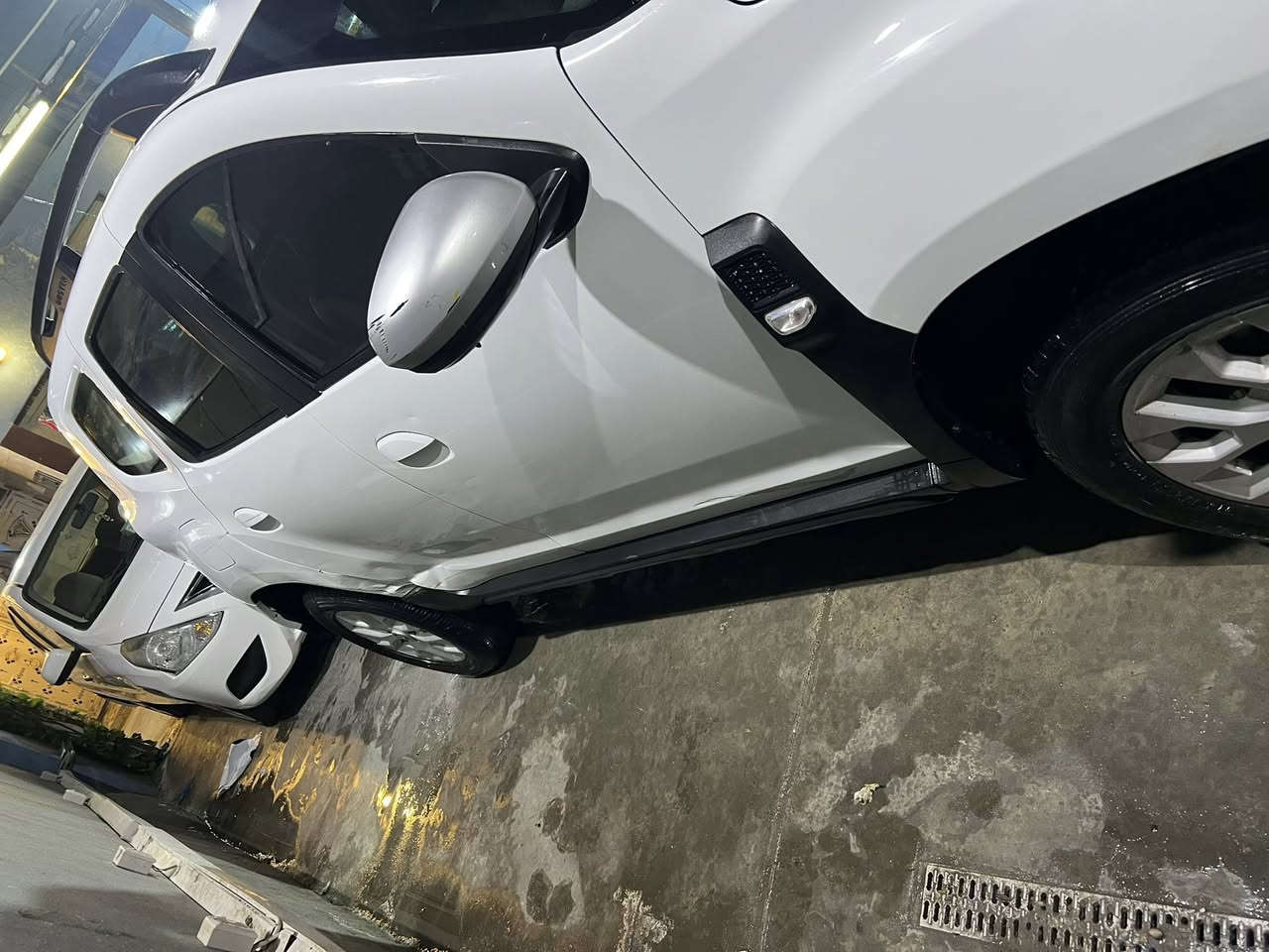 سلام عليكم
رينو داستر 
مديل ٢٠٢٤
مطلوبه للمصرف استقطاع الكتروني 
بعد سنتين ونص تخلص
السياره كير مكينه تبريد كهربائيات كفاله عامله
الكشر بيها  ضربه بل باب وبل صندوك 
صبغ مابيها شاصي لغود كفاله 
مابيها قطرت صبغ 
محرك ١٦٠٠
كير cvt
مثبت سرعه كروز سرعه 
شاشه كار بلي 
لايت LED
مانع انزلاق
تحكم ستيرن ٣ جهات 
بصمه 
ترحيب 

السياره بسمي اسويلك وكاله 
ووديك للمصرف تتكد من الستقطاع 
 السياره ماشيه ٤٥ الف 
السياره عليها ادامه كامله  ادامتها كلها بل شركه 
دهن ابدل بل شركه 
السعر ١١٥ وبيها مجال للطيبين 
عنواني بغداد وزيريه 
*********** 

والشراي  بي خير ويدلل تجي معجبتك السياره اتولي تتغده يمي وتروح ❤️
