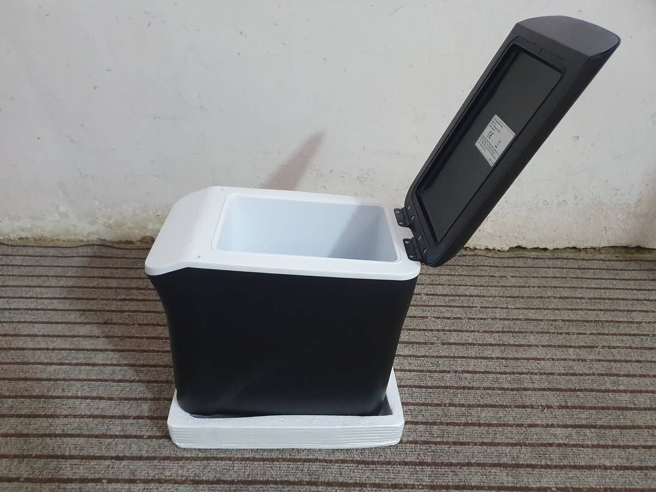 ثلاجه سيارة على الجداحة جديدة لوك
تبريد وتدفئة شرط الفحص 
الحجم واللون المرغوب
السعر 
40,000  واصل لعندك


**إذا كنت صاحب هذا الإعلان وتريد حذفه لأي سبب، رجاءا أرسل رسالة إلى الدعم الفني**