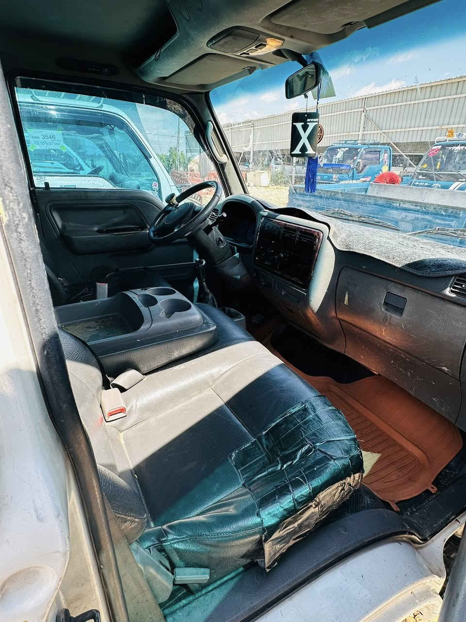 للبيع 
كيه أم عيون 
موديل 2002 
رقم ديالى 
مكفوله كفاله عامه 
مكان بابل الشوملي 
الاستفسار ***********
