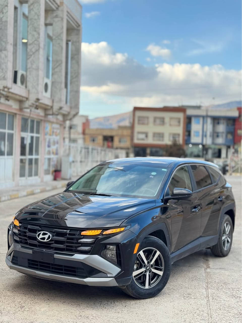 Hyundai Tucson SE 2025 تكسون شكل جديد 🔥

صور الحادث بالمنشور "حادث خفيف"
جملغ و باب صبغ بدون دواخل

سعر بلاش 🔥 165 و مجال جداً بسيط
محرك 2.5lتنفس تبيعي 
4بستن 
ماشيي22الف ميل 
ايرباگ /ستيرن تگ و رجع بيلادي 

كل شي بلادي شركة و كير  محرك شرط مضبوط 💯
يترقم محافظات شيمالية  اربيل دهوك سليمانية ✅
3KMJA3DE6SE013559 رقم شاصي

مكان عقرة "ئاكرئ"
واتس اب و كورك ***********
[hidden information] دهوك, العراق
