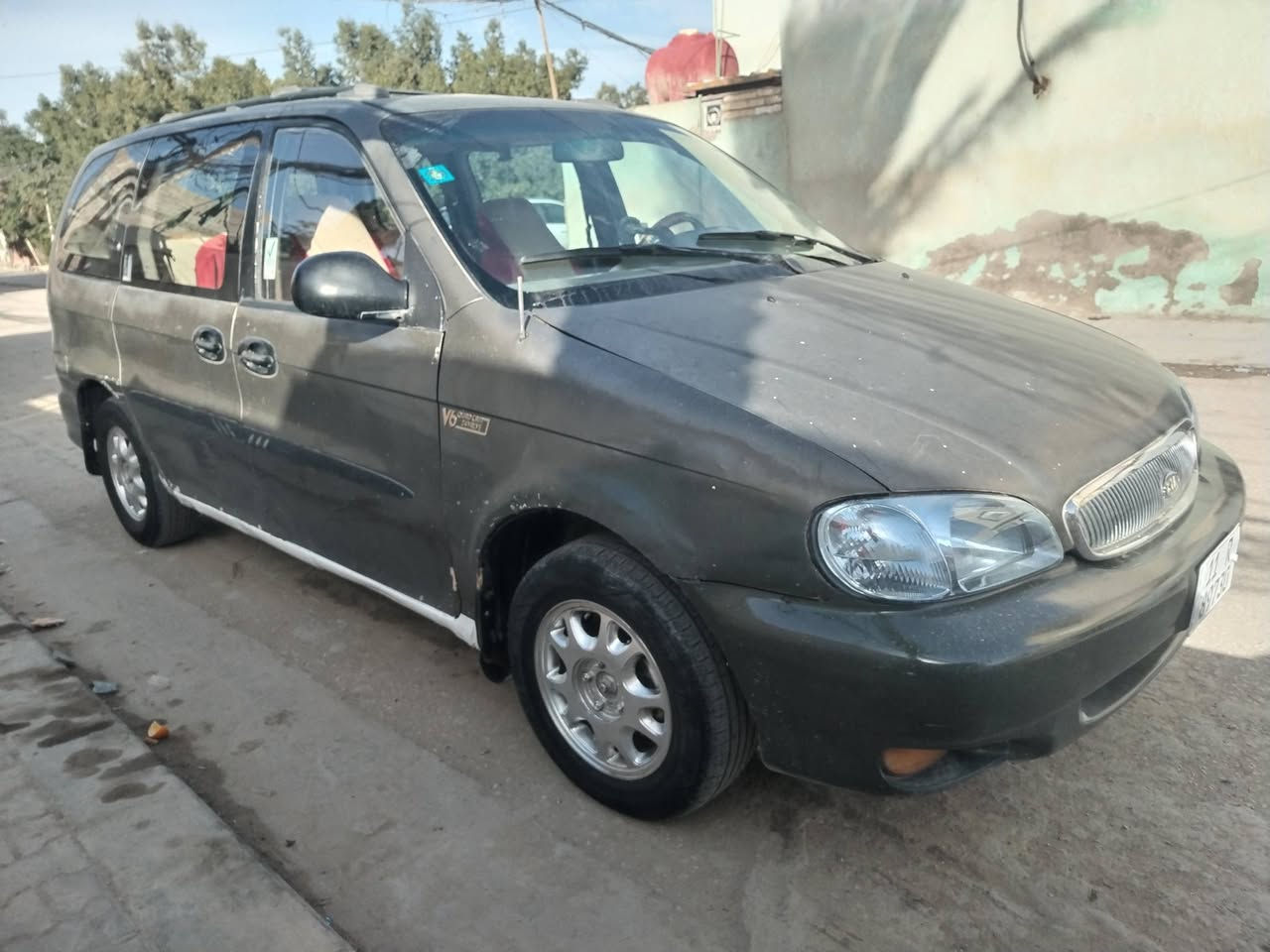 كيه كرنفال موديل 2000
رقم بغداد نكليزي بأسمي 
مكينه وكير كامري 

سياره نضيفه ترايها يخبل شغل وطلع وين متريد

مكفوله من الضربه

كهربائيات شغاله وحداديه زينه

مكاني نجف حي المهندسين 

سعره 43
***********
