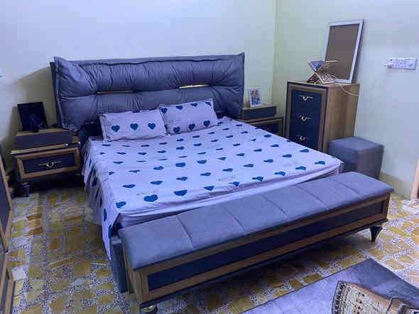 السلام عليكم غرفة نوم للبيع جديدة  90% نظيفة 9 قطع  
السعر مليون وبيها مجال.  مكاني بغداد مدينة الصدر 
للاستفسار ***********

