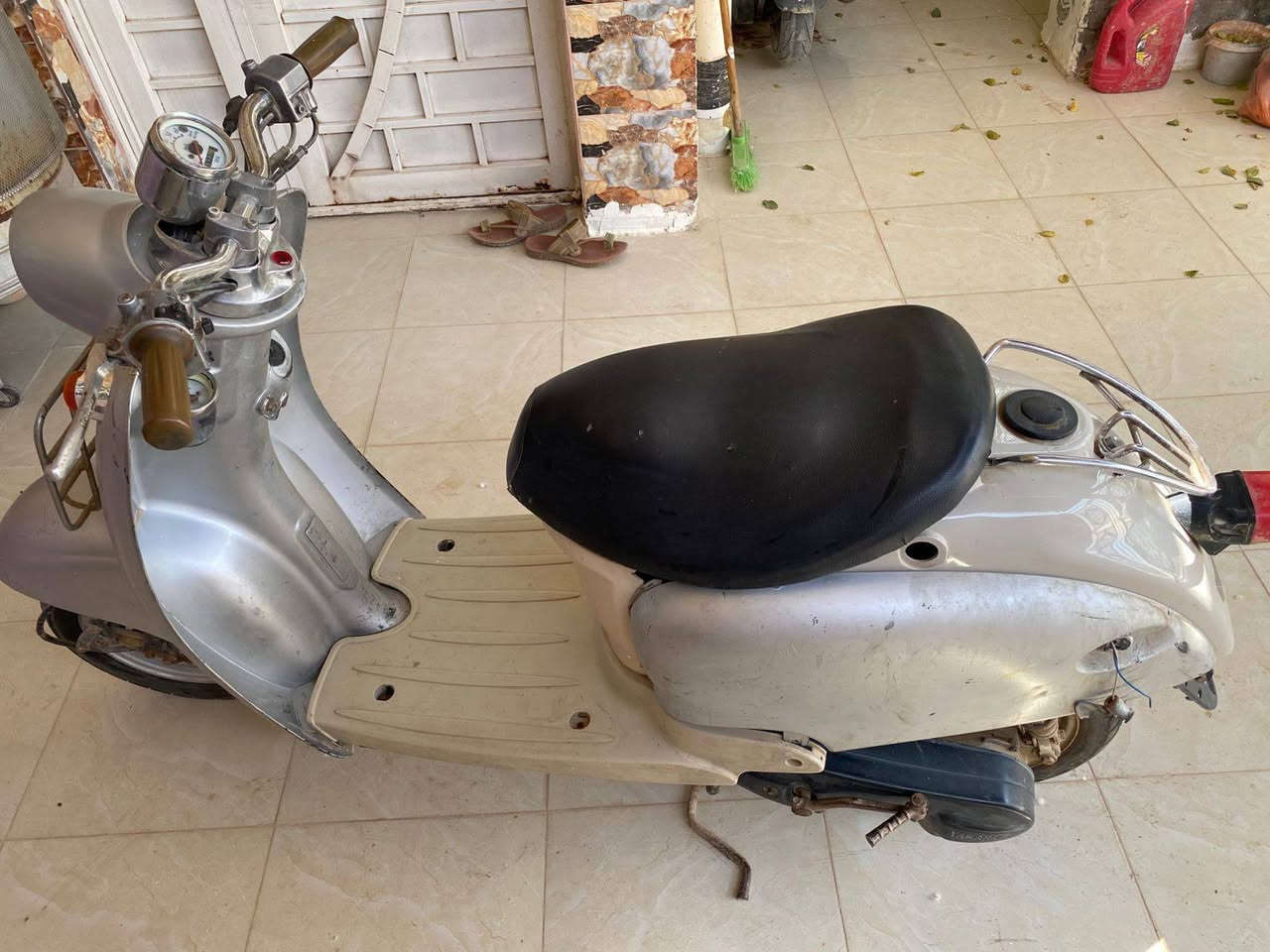 دراجه عبد الحليم للبيع عايزه بس كابريتر سعر 150 وبيها مجال لي يريدها بي خير ويدلل


**إذا كنت صاحب هذا الإعلان وتريد حذفه لأي سبب، رجاءا أرسل رسالة إلى الدعم الفني**