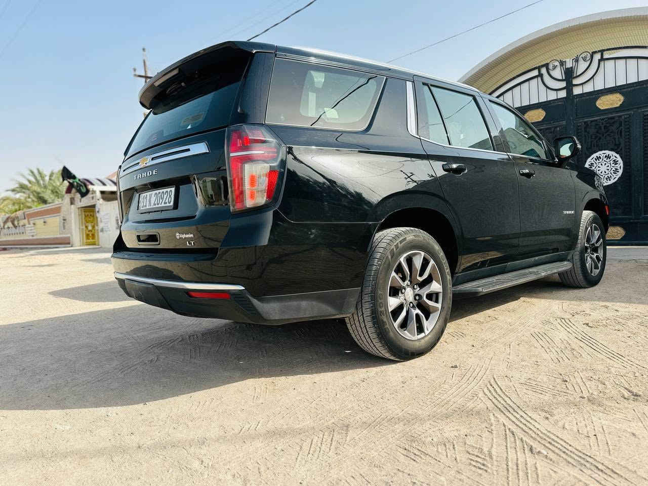 السلام عليكم ورحمة الله 

🔹للبيـع سياره من نوع Chevrolet Tahoe 2022 LT 5.3L V8 خليجي  رقـم بغـداد تحويـل ثانـي يـوم ✅
🔹كفالـه عامـه من الضربه والمعجون والصبغ  عده شخـط بالجاملغ الامامـي الايسـر بمقدار طول اصبع وتكحيله بمقدار اصبع بالجاملغ الامامـي الايمـن ✅

🔴🔴مكان السياره في محافظة البصرة🔴🔴

🔹أوتوماتيكي من 10 سرعات✔️
🔹 نظام دفع خلفي أو كلي✔️
🔹المواصفات :- 
🔹بانورامـا فتحة سـقف كاملـه🔝
🔹مصابيـح LED أمامية وخلفية🔝
🔹مصابيـح نهاريـة🔝
🔹حسـاسـات أمـامية وخلفيـة🔝
🔹ويل كـب ألمنيوم قياس 20 بوصة✅
🔹تخم تايـر جديـد 🔝
الحداده 100%✅
🔹نظـام تنبيـه التصـادم الأمامـي 🔝
🔹نظـام تنبيـه تـغيير المسار🔝
🔹نظـام مـراقبة النقطة العمياء🔝
🔹نظـام الفرامـل المانعة للانغلاق والانزلاق🔝
🔹نظـام التحكـم في الجـر 🔝
🔹نظـام التحكم الإلكترونـي في الثبات🔝
🔹نظـام المساعـدة في الحفاظ على المسرب🔝
🔹نظـام تشغيل المحـرك عن بعـد🔝
🔹تدفئة مقاعد الاماميه 🔝
🔹نظـام تكييف أوتوماتيكـي🔝
🔹نظـام تثبيت السرعـة🔝
🔹تقنيـة البلوتـوث🔝
🔹نظـام رادارات 🔝
🔹نظام Apple CarPlay و Android Auto🔝
🔹خـزان البانــزين  100 لتر 🔝
🔹شاشة لمس 10.2 بوصة لنظام و المعلومات 🔝
🔹نظام صوتي Bose 🔝
🔹الكشنات الأمامي كهربائي🔝
🔹نظام كاميرا 360 درجة🔝
🔹الباب الخلفي كهربائي🔝
🔹السياره استعمال شخصي 
🔴 السعر المطلوب 440وقابل للتفاوض🔴

للأستفسار يرجى الاتصال على 
***********
