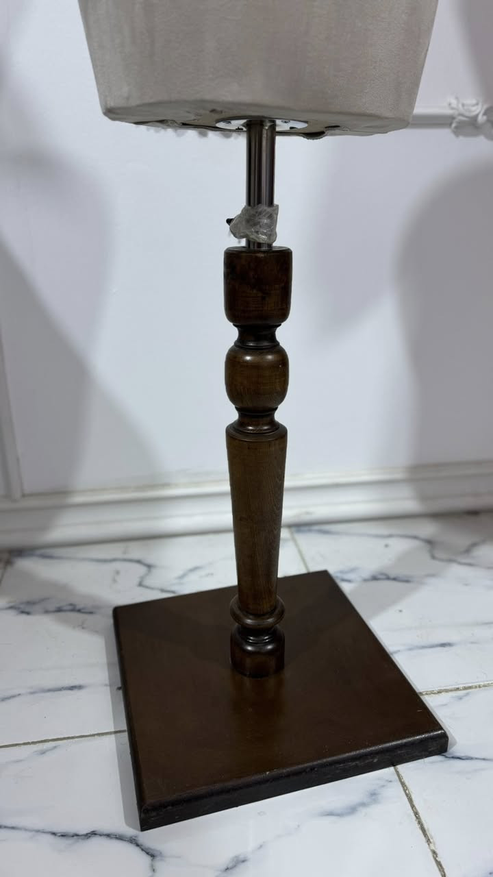 مليكان نسائي للبيع – قطعة واحدة فقط
الحالة: نظافة 100%
استُخدم استخدامًا خفيفًا جدًا، وتم التوقف عنه بسبب إيقاف المشروع.

 - قابل للتحكم بالارتفاع حسب الحاجة
 - قاعدة خشب ثقيلة وثابتة
 - جودة عالية ومتين
 - مثالي للتصوير، محلات الأزياء، أو الاستخدام المنزلي الاحترافي

الصور توضح مستوى النظافة والجودة بدقة

اشتريت جديد بسعر : 135 الف

سعر البيع: 100 الف

📞 للاستفسار: ***********
🚚 يتوفر توصيل
