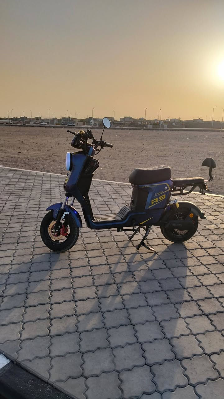 سلام عليكم خوان دراجه أر تسعه لبيع  خمس بطاريات الدراجه جديده موديل 2026 لعنوان بصره زبير رقم*********** سعر خاص
