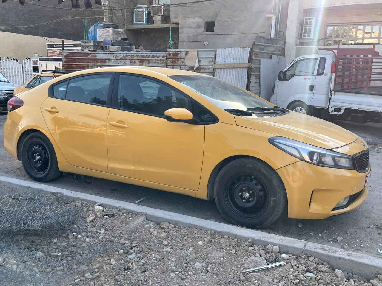 سلام عليكم للبيع فورتي 2018 وارد امريكي حادثها مرفق بل صور تخم تاير صدر جديد محرك بي تنقيص وكير مكفول بيها منضومة غاز وسبير وجك بلادي ماشية ٢٠٠ الف باسمي تحويل ثاني يوم رايدها ب 115 وبيها مجال رقمي ‭***********‬
