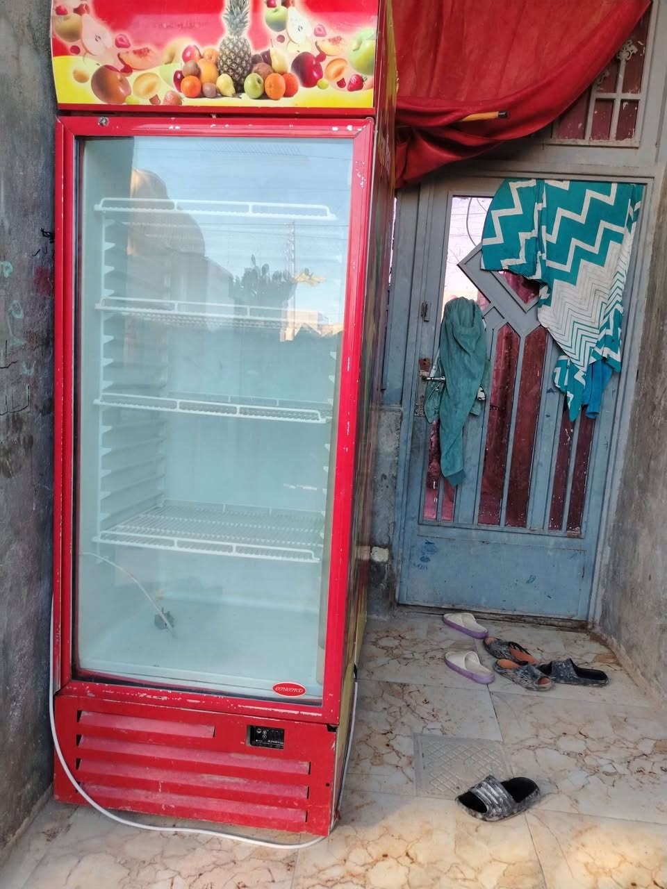 عارضات عموديه ٤ ورفوف ٦٢ رف كاملات سعر العارضه ٢٠٠ الف سعر الرف ٦ الف مكاني بغداد تاجي سبع البور رقمي ***********
