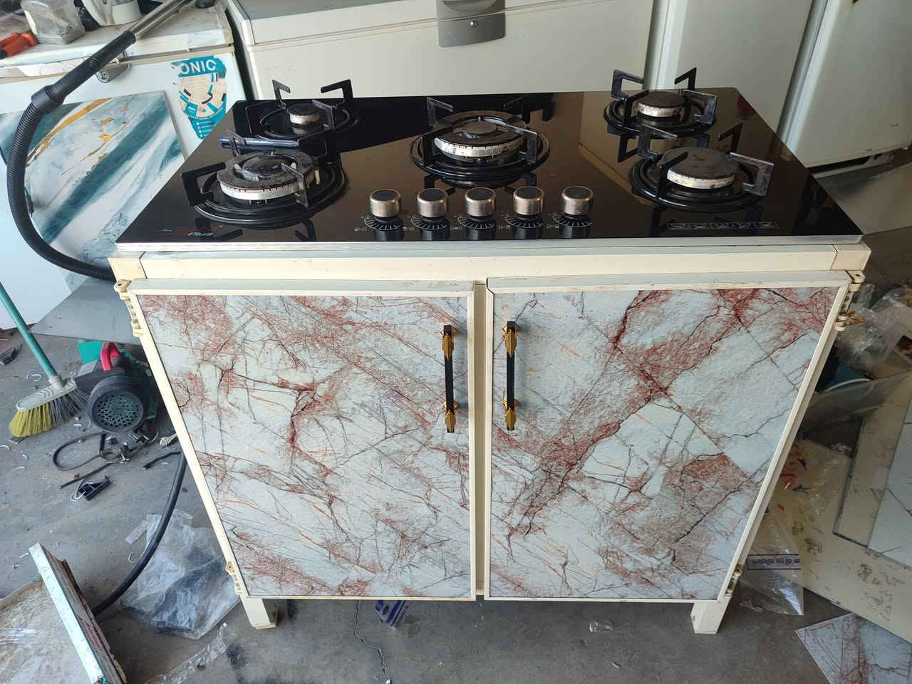 سلام عليكم طباخ خمس مشاعل شرط النظافه شرط الشغل بل ضمان عل فحص ***********
