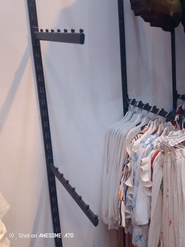 السلام عليكم 
ستاندات ملابس للبيع 18 قاعده و 54 تي بسعر جدا مناسب 
العنوان بغداد الجديدة
 ‏‪0771 634 5133‬‏
