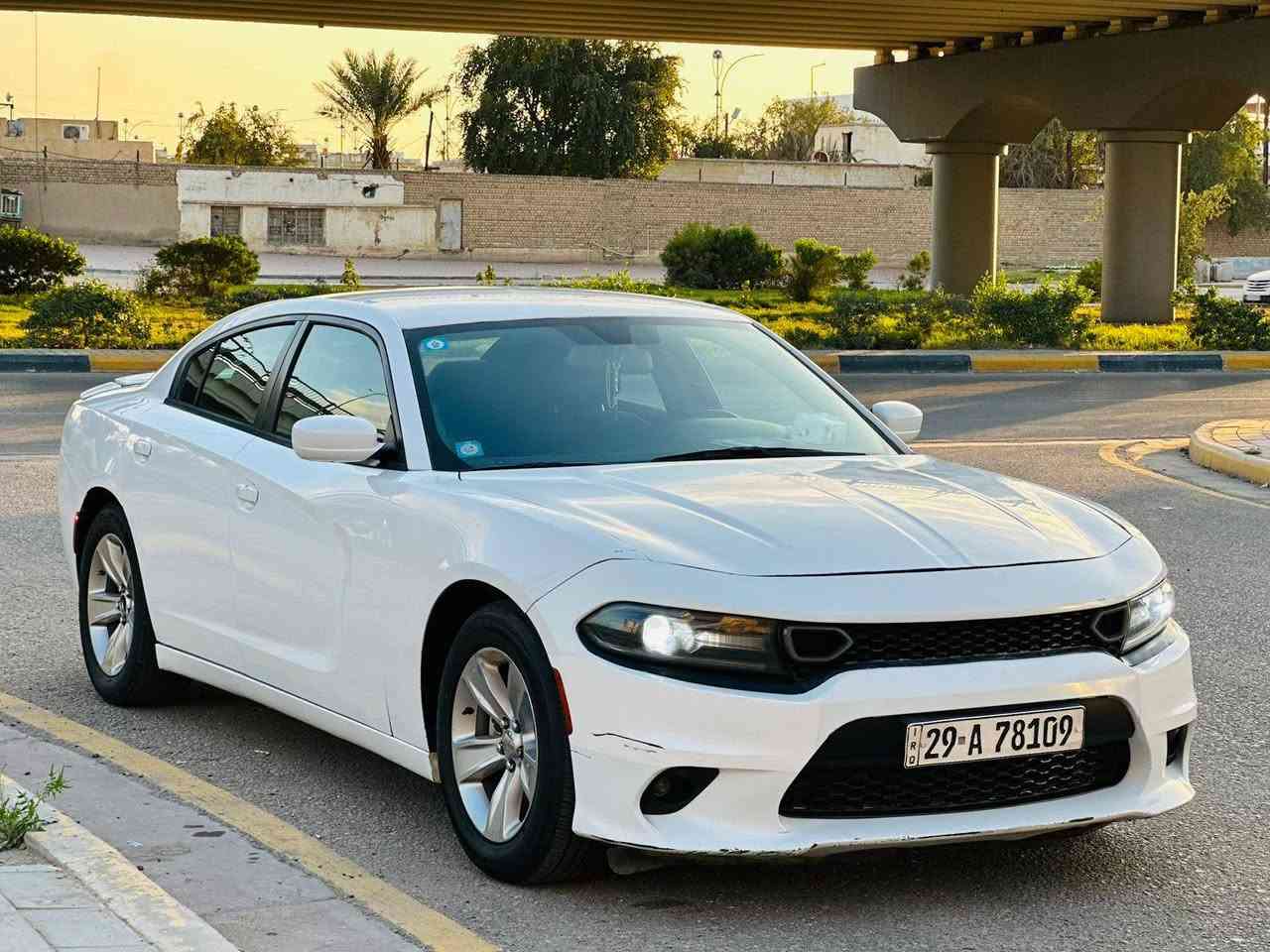 السلام عليكم البيع دوج جارجر 2015محدثه  16 بسمي سنويه 2030 تحويل مباشر حادث بصيط تويل منظومة غاز مكينه 3600وكير شرط عله فحص السياره جاهزه من كافت النواحي مال جناي السعر 148 الاستفسار ***********
