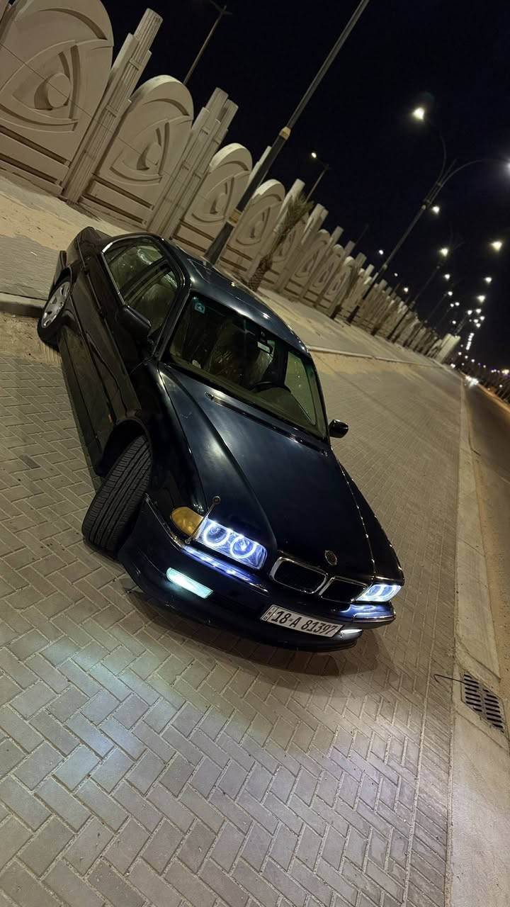 ياالله السلام عليكم 

كاسحه E38 موديل 1995 حجم 728 محرك v6 28 رقم دولي بابل سنويه لل 2029 هزه جديده شرط التحويل السيارة بأسمي 
غرفة جديدة لون بيجي
كهربائيات جاهزه تبريد ثلج شرط 

منظومة لايت عدسات وسوارت 

صدر جديد

كير ومحرك شرط 

كشنات كهرباء 

مري كهرباء

سنتر لوك شغال

السياره احلى من الصور 

السعر65 

السياره مكانها البصرة  

‭***********
