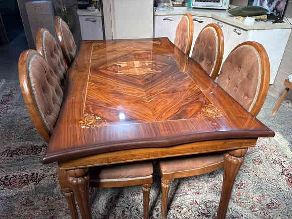 سلام عليكم
ميز طعام 6 كراسي
للبيع
السعر 400
***********
