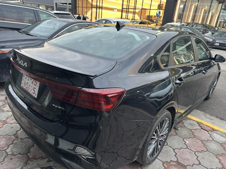 فورتي ٢٠٢٣ جيتي لاين اسود ماشي ٣٦الف ميل سيارة كاتي تترقم شمال ضرر السياره كما موضح بالصور جاملغ الخلفي فقط بچم كبس والخلفي كبس بدون ارباك مواصفات السياره فول بصمة تشغيل رسالة ترحيب تشغيل عن بعددرادار امامي خلفي جانبي توقف ذاتي تحديد مسارروبعد بيها كثير مواصفات ماعدا سلايد …للاستفسار الاتصال على الرقم *********** يوجد واتساب
