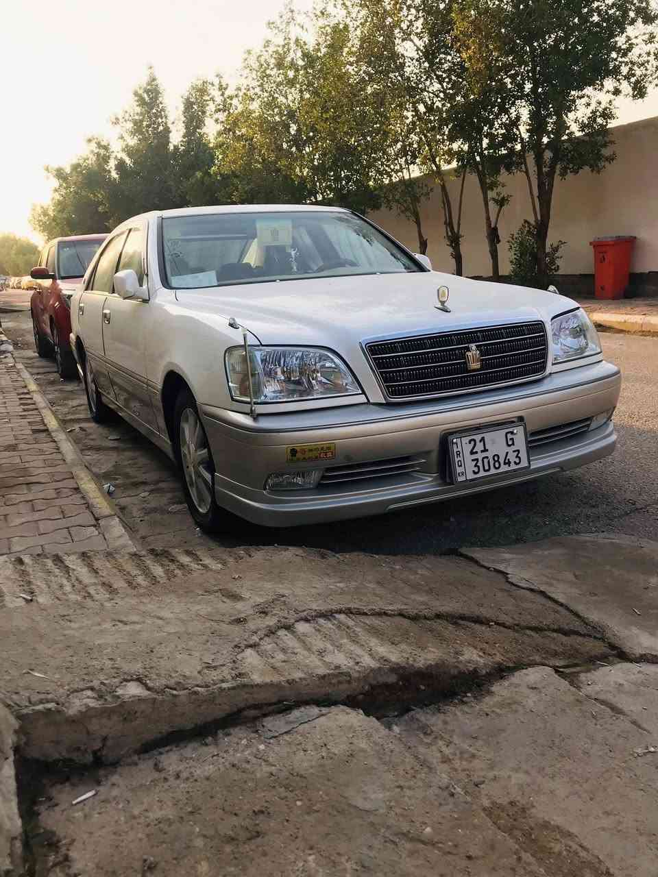 سلام عليكم تيوتا كراون ملكه بيع او مراوس حسب القناعه . موديل 2000 سليمانيه رقم انكليزي بسمي شخصيا شرط المداور 
السياره اربع دكم فول بطن 
تبريد خلفي مع ثلاجه 
اربع كشنات كهرباء 
برده خلفيه كهرباء 
ستيرن كهرباء ميموري مع خزن قياده 
دبل شاشه ليزريه 
وباقي مواصفات الاربع دكم معروفه 
السياره تحويرت النجف فوك وجوه مع دشبول عارف العيساوي. شغل درجه اوله كهربائيات كله شغاله ماكو شي ملغي 💯💯
مكينه ديفور الجبير شرط لا دوانز ولا تبخير ولا تنقيص 
السياره كفاله عامه ضربه وكص ونقل جثه وجميع الرسميات 💯
ويل نجمه حاويه لا مجلي ولا مصبوغ مع تخم تاير جديد حداديه 💯ب 💯 السياره جاهزه للاخير مابييع ها نقص ابد ومتعوب عليها حيل 
السعر 158 $وبيها شي قليل حق الجيه 
***********
***********
