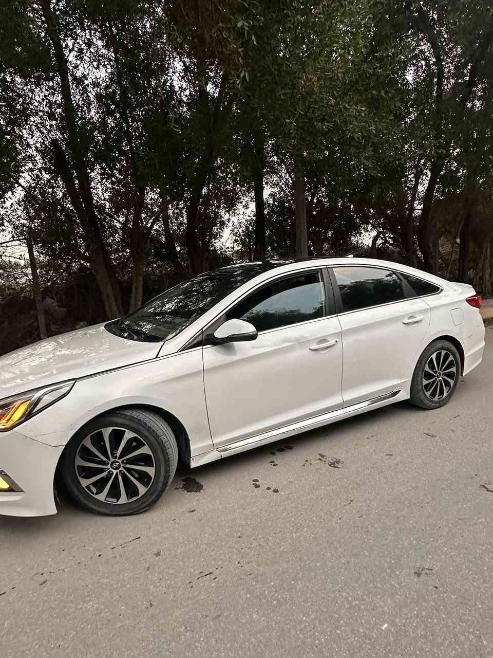 سوناتا2015
السياره باسمي مكفوله من الكير والمكينه والحداديه والكهربائيه والتبريد ومكفوله من الكص والكلبه 
بيه 3قطع 
القماره غير مصبوغه 
الرقم ***********
الرقم ***********
السعر 105
