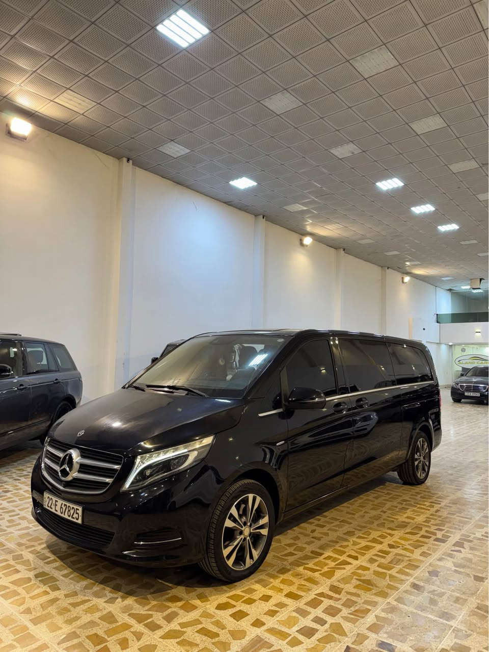 سلام عليكم 
ميرسيدس بينز VIP
موديل:-٢٠١٨ وارد خليجي ضمان دولى
سياره فول مواصفات
٨٨الف كم ماشيه حقيقى
٣٦٠كاميرا و دبل ماوس كشنات تتفيه و خزن فول فول مواصفات
سياره شبر بي سبوغ بصندوق بدون دواخل و بدون ايرباگ
هاي سياره كلش قليل بسوق 
تفاصيل:-📞*********** أربيل, العراق
