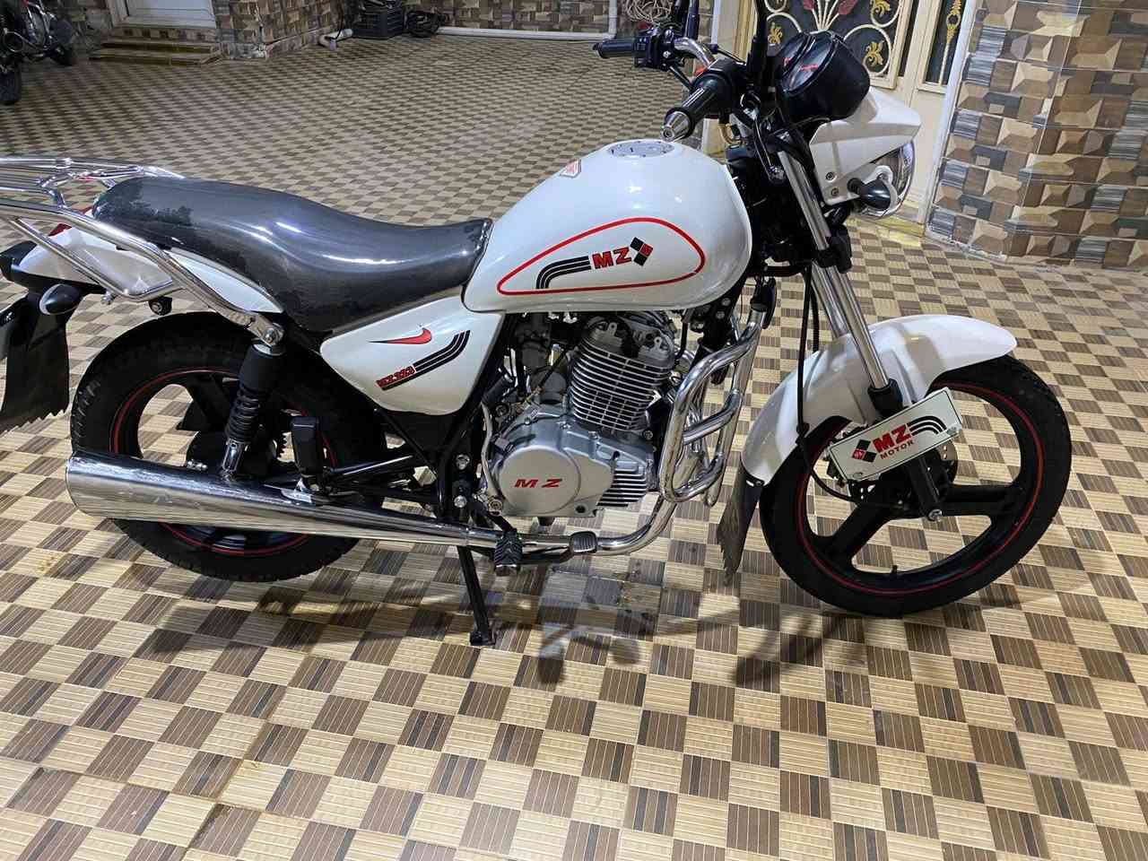 سلام عليكم ورحمة مكلف بالنشر موطور للبيع موديل 23 محرك 23 السعر مليون و 850  الاستفسار على الرقم ***********
