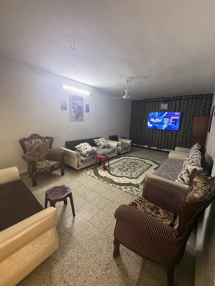 عقار للبيع✨✨

بيت طابو صرف للبيع طابقين 325 متر

طابق الاول يحتوي على 2 غرف نوم و هول و استقبال و صحيات

طابق الثاني يحتوي على 2 غرف نوم و هول و صحيات

واجهة البيت ١٣ متر و العمق ٢٥ متر 

بيت بناء قديم 

المنطقة: حي العسكري قرب جسر حصو و الرمل 

للاستفسار: ***********
